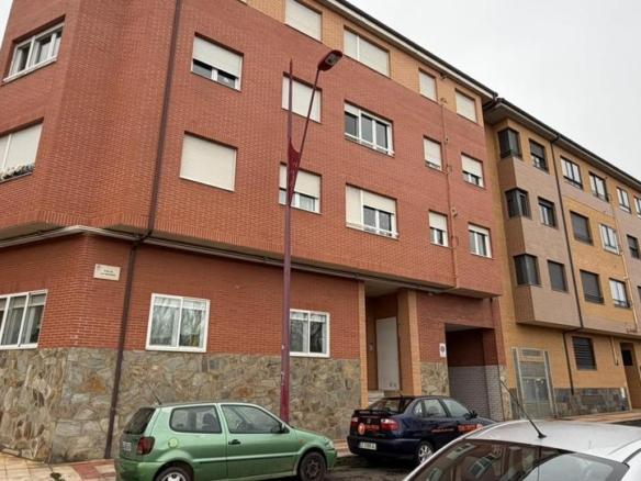 Apartment for sale on Calle de la Fundición, Trobajo del Camino