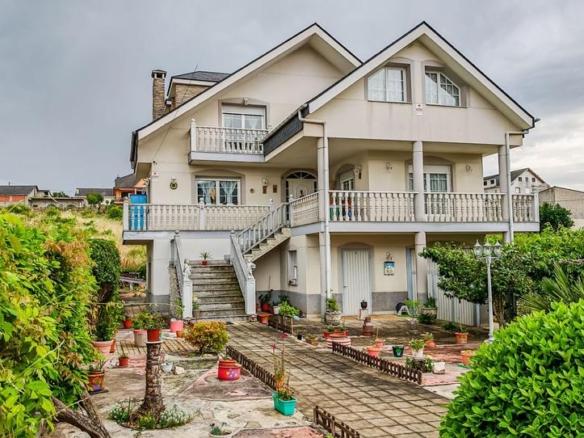 House or chalet for sale in Cacabelos