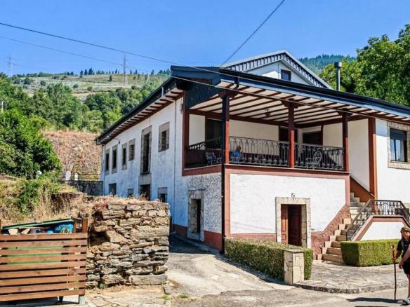 House or villa for sale in Vega de Valcarce