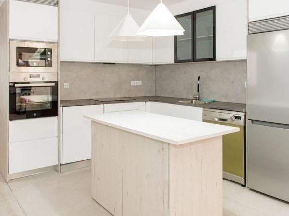 Apartment for sale in Halcon, 16, Centro