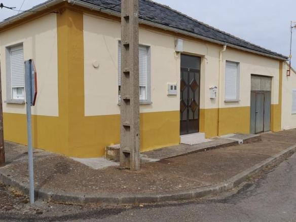 House or villa for sale in Quintana del Castillo