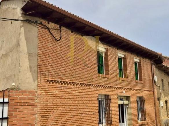 House or villa for sale on Calle Real, 8, Corbillos de los Oteros