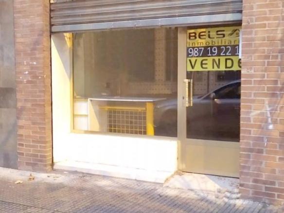 Commercial premises for sale in Flores de Sil – La Placa