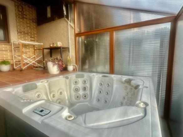 House or villa for sale on Calle Sariegos, 22, Sariegos