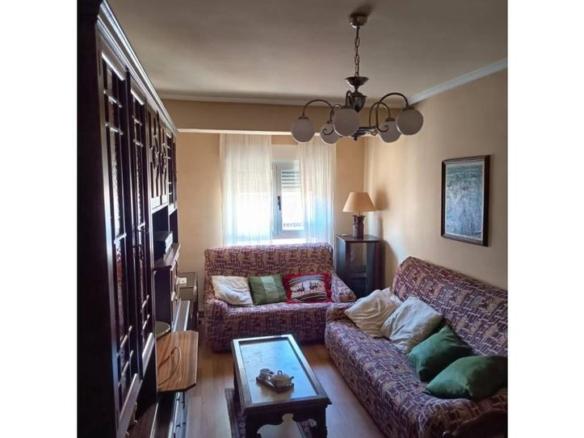 Apartment for sale on Palomera Street, San Mamés – La Palomera