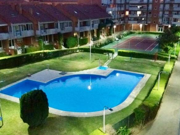Townhouse for sale on Valcarce Street, El Soto