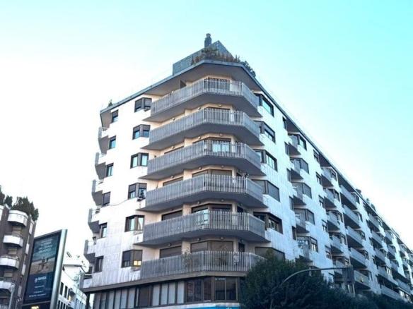 Apartment for sale on Gran Vía de San Marcos, City Centre
