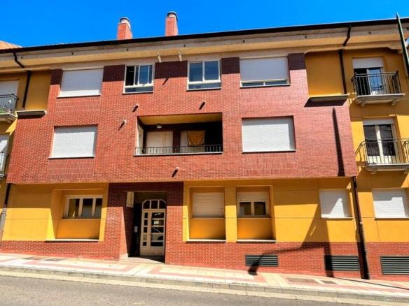 Duplex for sale at Calle Zarcillos, 7, Trobajo del Camino