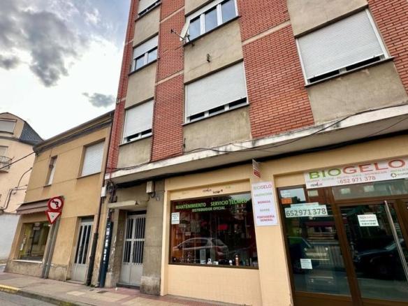 Apartment for sale on Vatemar Street, Bembibre