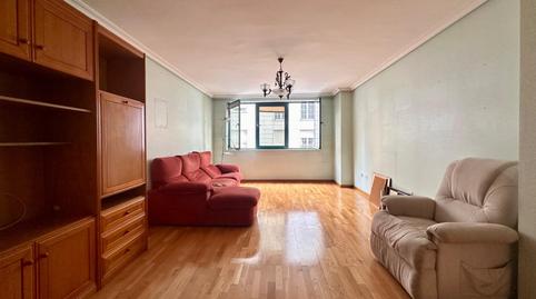 Apartment for sale on Avenida Reyes Catolicos, Centro
