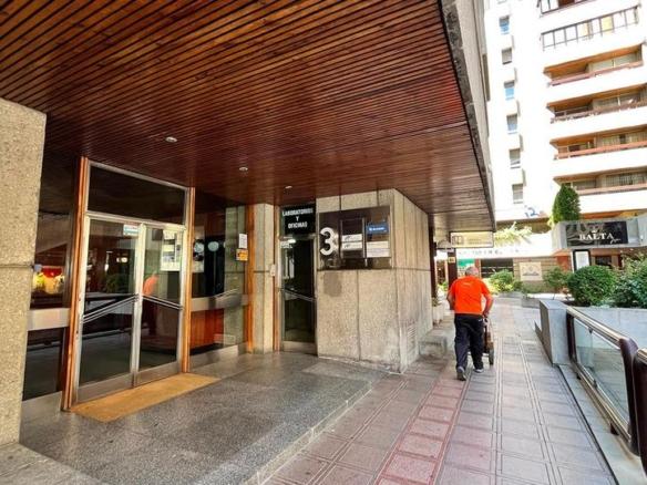 Office for sale on Gran Via San Marcos, City Center
