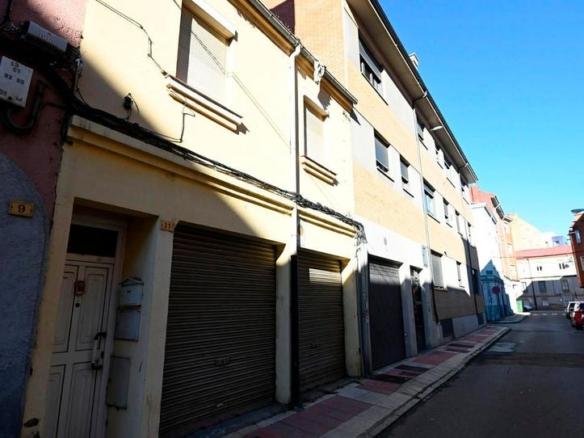 House or villa for sale in Reina Doña Sancha, Trobajo del Camino