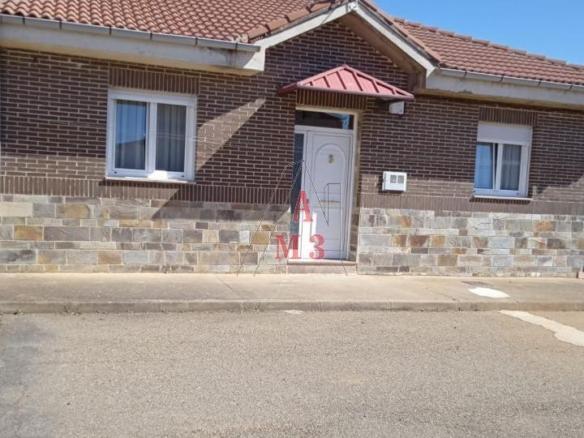 House or villa for sale in Luyego