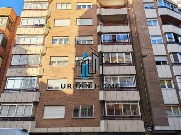Apartment for sale on Calle Fray Luis de León, San Claudio – La Chantría