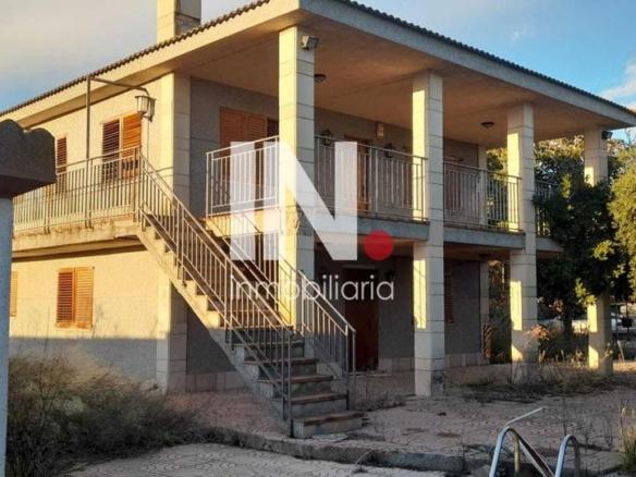 House or villa for sale in La Tossa, Rosselló