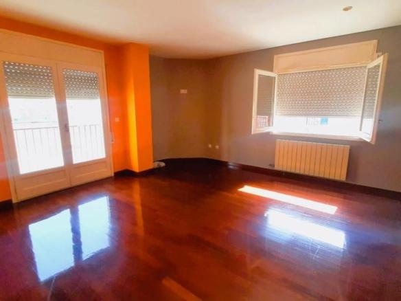 Apartment for sale in Lluís Companys, Instituts – Universitat