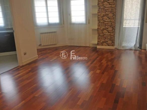 Apartment for sale on Templers Street, Instituts – Universitat