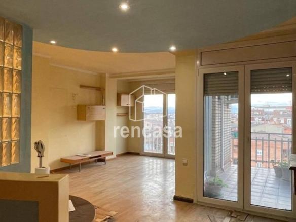 Apartment for sale in Calle Ermengol VI, Joc de la Bola – Camps d’Esports