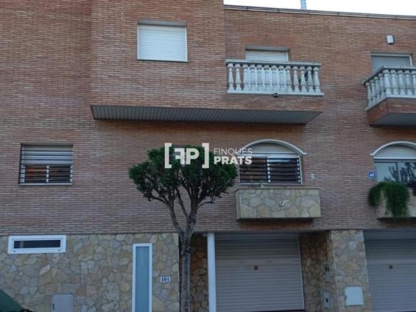 Townhouse for sale in Almata, Balaguer