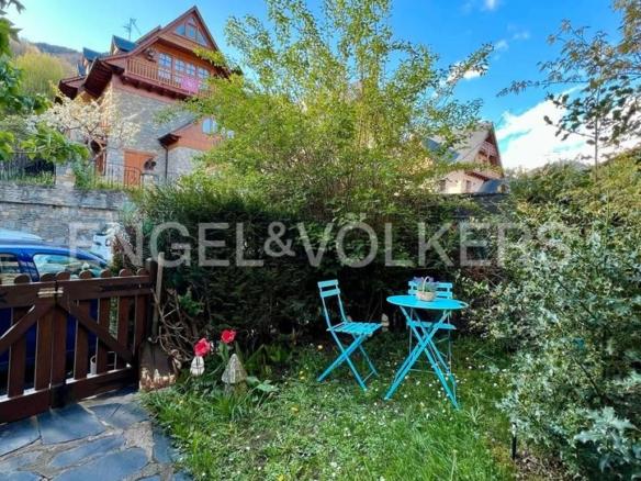 Semi-detached house for sale in Carrèr Montcorbison, 10, Vielha