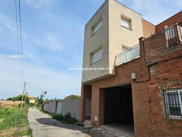 House or chalet for sale on Calle Pla de Violes, Térmens