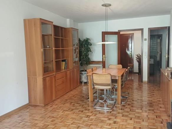 Apartment for sale in Instituts – Universitat