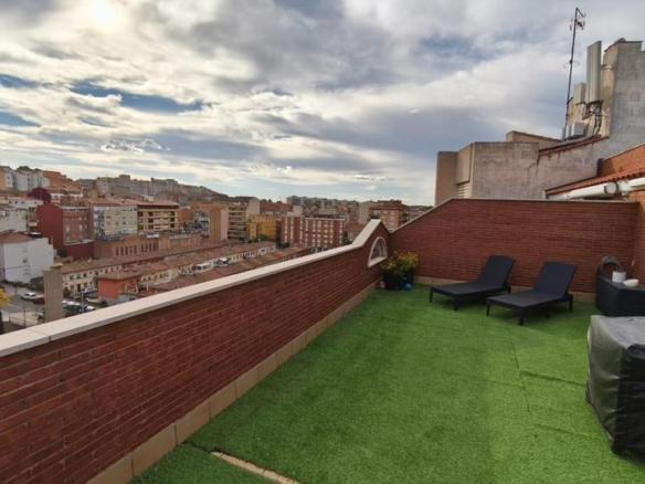 Penthouse for sale in Instituts – Universitat