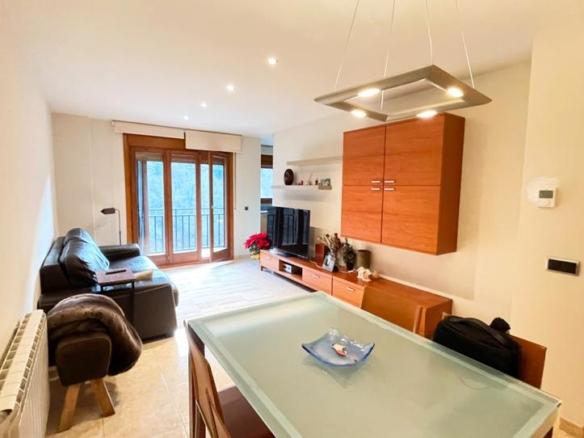 Duplex for sale in C-13, Sort