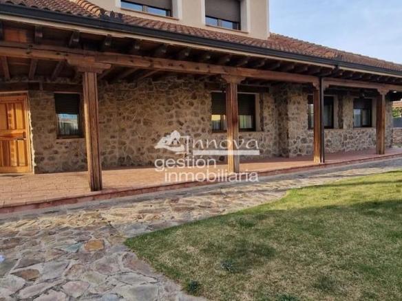 House or villa for sale in La Lastrilla