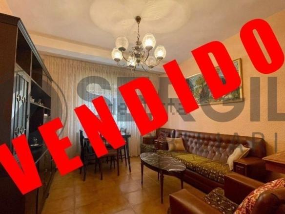 Apartment for sale on Calle Pedro de Fuentidueña, Centro