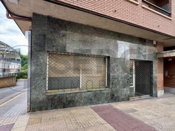 Commercial premises for sale in Ezequiel Gonzalez, Ezequiel González – Conde de Sepúlveda