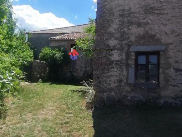 House or villa for sale in Navafría