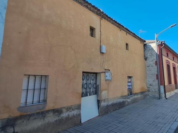 House or villa for sale on Calle Molino, 14, Frumales