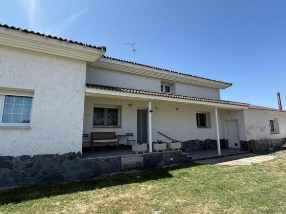 House or chalet for sale in Calle Pimpollar, 12, Sanchonuño