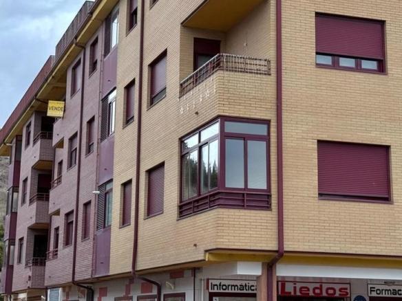 Apartment for sale on Avenida de Camilo José Cela, 67, Cuéllar