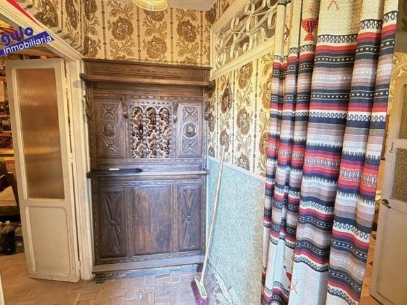Ground floor apartment for sale in the city center