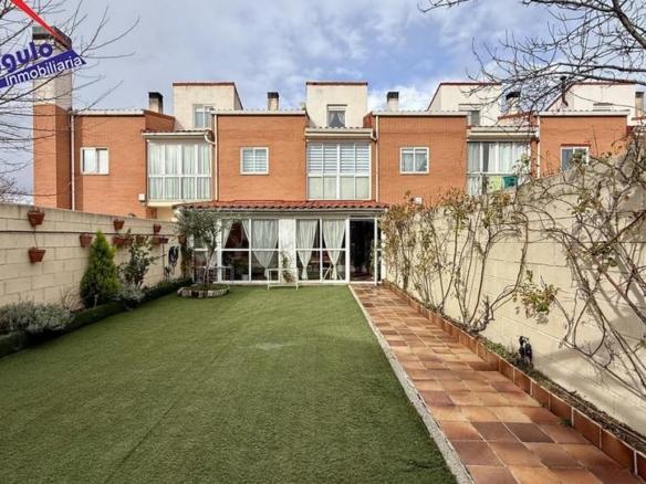 Townhouse for sale in Plaza de Toros area
