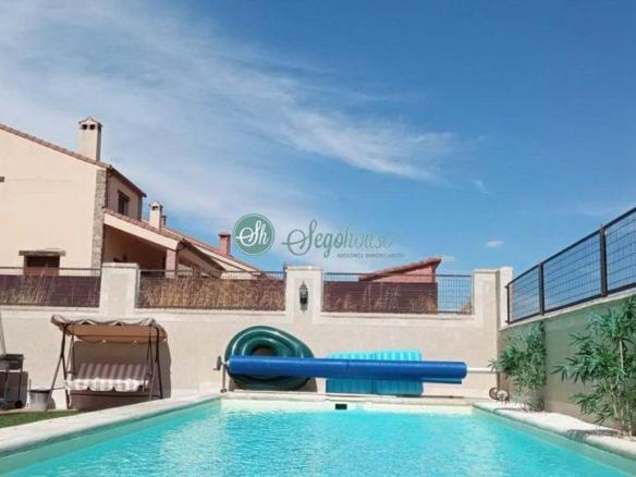 House or villa for sale in La Lastrilla