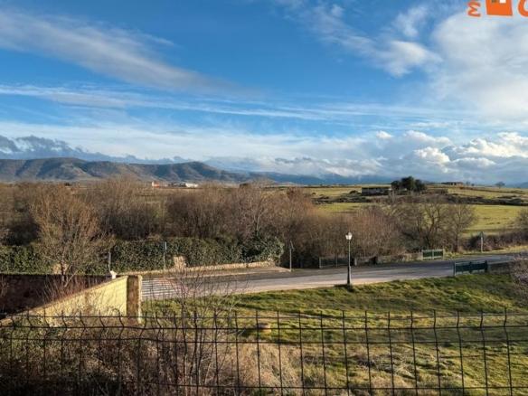 Residential property for sale on Rondadero Street, Espirdo