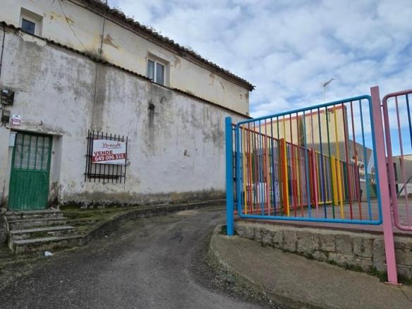House or villa for sale on Calle Bodega, Villacastín