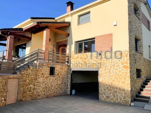 House or villa for sale in La Lastrilla