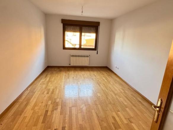 Apartment for sale on Calle de Monseñor Ayuso, Valverde del Majano