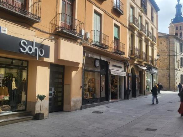 Commercial space for sale in the city center