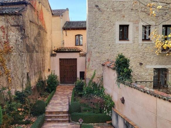 Apartment for sale in Plaza Mayor – San Agustín
