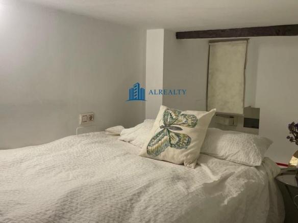 Apartment for sale on Calle Valdeláguila, Plaza Mayor – San Agustín