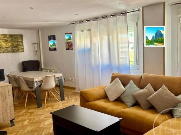 Duplex for sale on Calle Sepulveda, Vía Romana