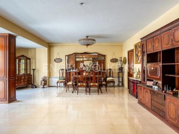 Apartment for sale on Avenida de la República Argentina, Los Remedios