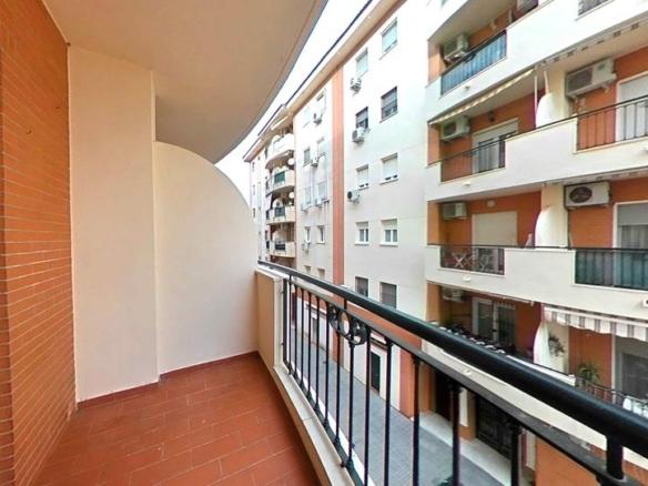 Apartment for sale in Arroyo del Espejo, Salesianos