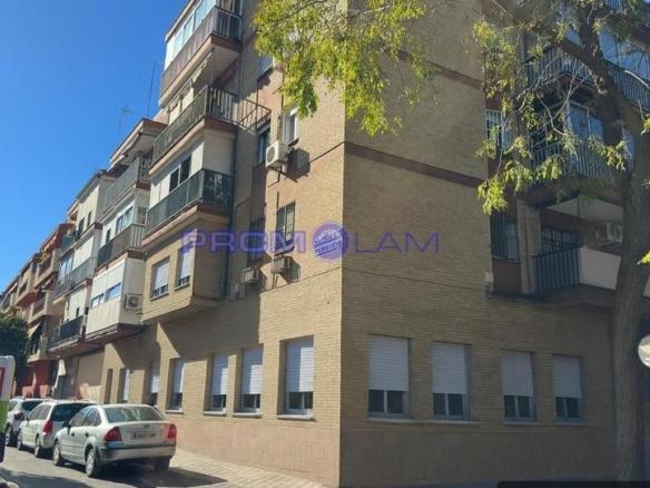 Commercial premises for sale in Fray Isidoro de Sevilla, Cruz Roja