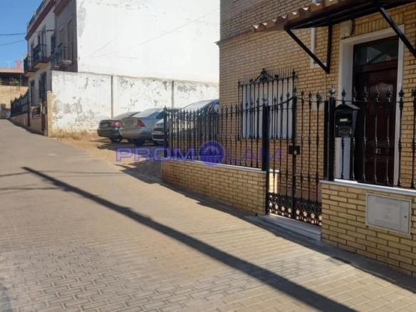 Residential property for sale in Azahar, Coria del Río